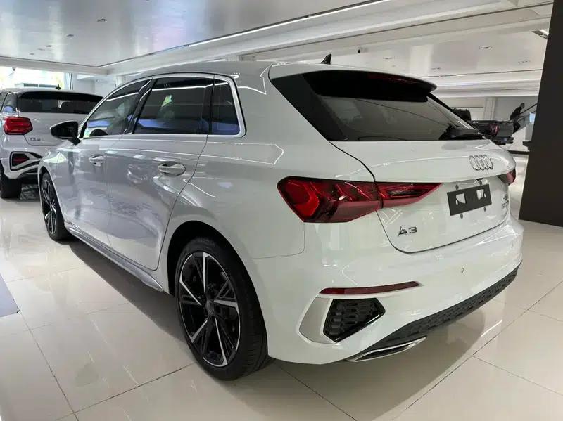 Audi A3 2021 Sportback 35 TFSI Fashion Sport — миниатюра 4