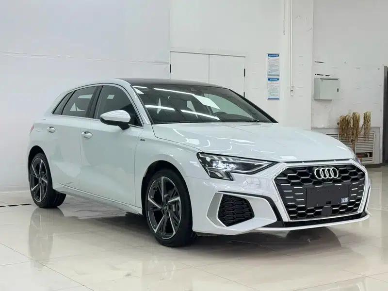 Audi A3 2023 Facelift Sportback 35 TFSI Fashion Sporty Model — миниатюра 3