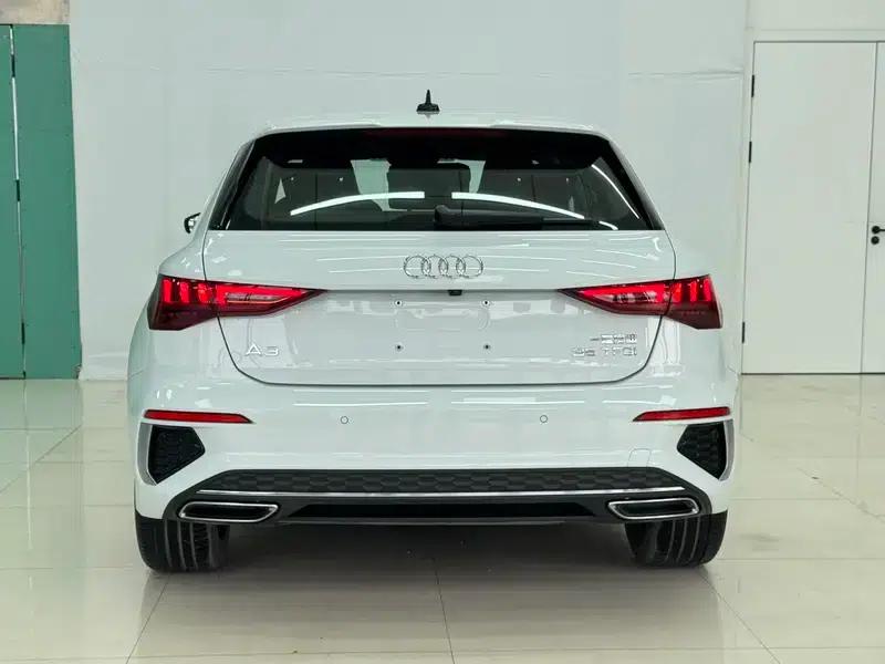 Audi A3 2023 Facelift Sportback 35 TFSI Fashion Sporty Model — миниатюра 5