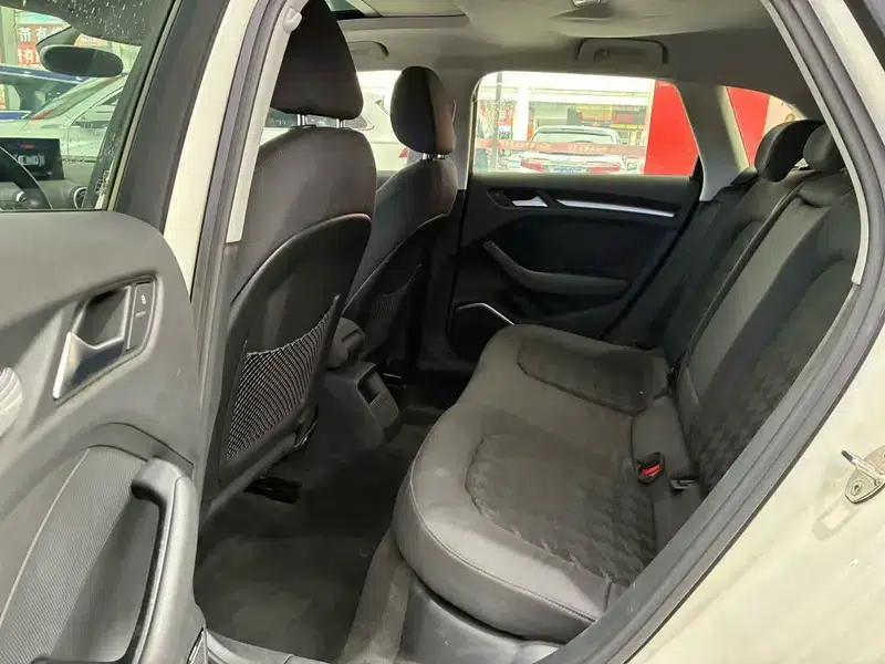 Audi A3 2014 Sportback 35 TFSI Automatic Entry-Level Model — миниатюра 11