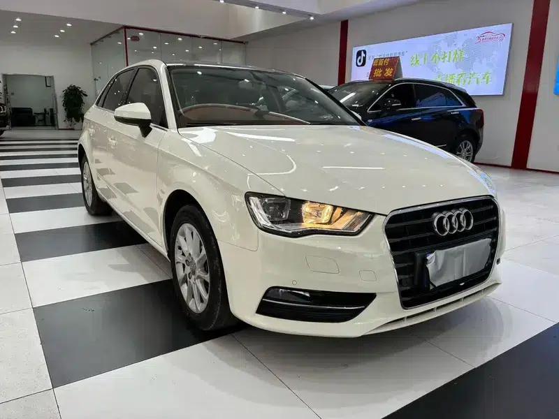 Audi A3 2014 Sportback 35 TFSI Automatic Entry-Level Model — миниатюра 3