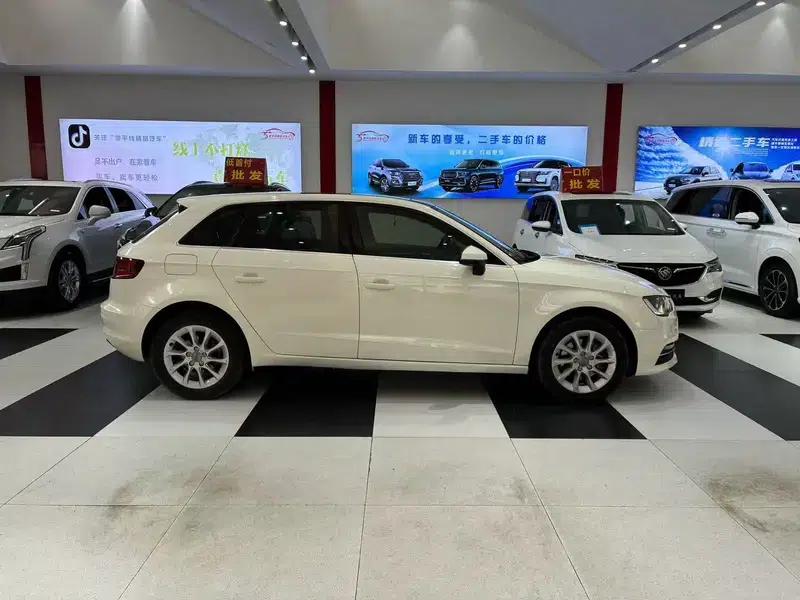 Audi A3 2014 Sportback 35 TFSI Automatic Entry-Level Model — миниатюра 7