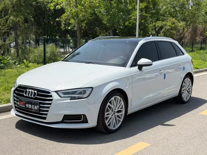 Audi A3 2018 30th Anniversary Edition Sportback 35 TFSI Fashion Edition — миниатюра 1