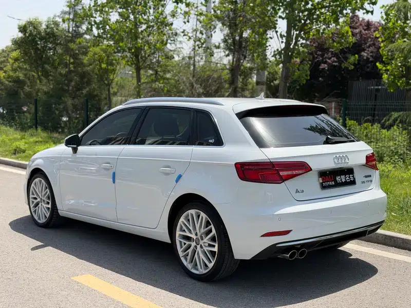 Audi A3 2018 30th Anniversary Edition Sportback 35 TFSI Fashion Edition — миниатюра 4