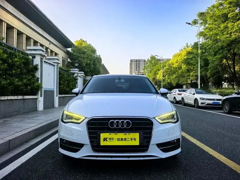 Audi A3 2014 Sportback 35 TFSI Automatic Comfort — миниатюра 2