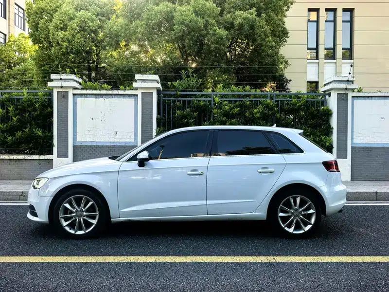 Audi A3 2014 Sportback 35 TFSI Automatic Comfort — миниатюра 3