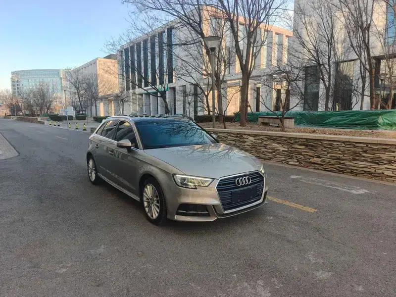 Audi A3 2018 30th Anniversary Edition Sportback 35 TFSI Fashion Model — миниатюра 3