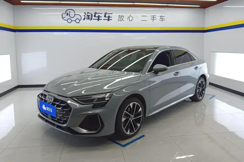 Audi A3 2025 A3L Limousine 35 TFSI Flying Spur Luxury Edition — миниатюра 1