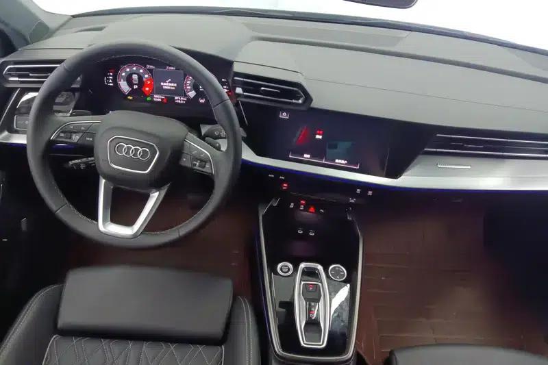 Audi A3 2025 A3L Limousine 35 TFSI Flying Spur Luxury Edition — миниатюра 14
