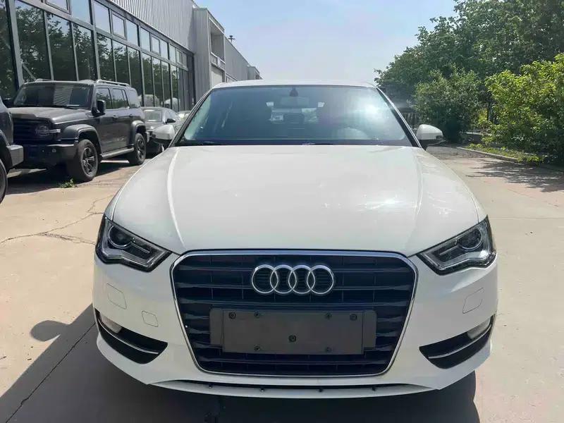 Audi A3 2014 Sportback 35 TFSI Automatic Entry-Level Model — миниатюра 2