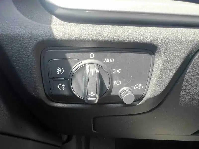Audi A3 2014 Sportback 35 TFSI Automatic Entry-Level Model — миниатюра 28