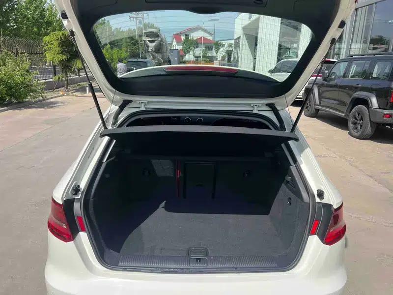 Audi A3 2014 Sportback 35 TFSI Automatic Entry-Level Model — миниатюра 32