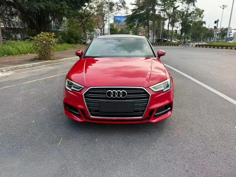 Audi A3 2018 30th Anniversary Edition Limousine 35 TFSI Fashion Model — миниатюра 2