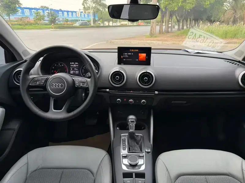 Audi A3 2018 30th Anniversary Edition Limousine 35 TFSI Fashion Model — миниатюра 5