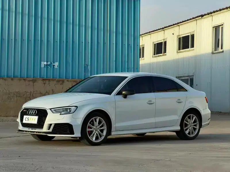 Audi A3 2018 30th Anniversary Edition Limousine 35 TFSI Progressive — миниатюра 1