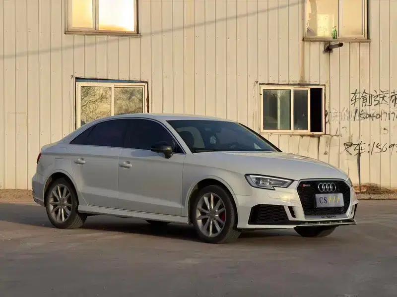 Audi A3 2018 30th Anniversary Edition Limousine 35 TFSI Progressive — миниатюра 3