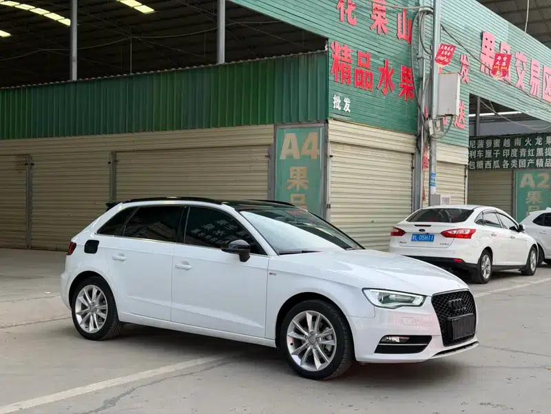 Audi A3 2015 Sportback 35 TFSI Millionth Anniversary Comfort Edition — миниатюра 3