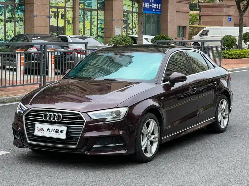 Audi A3 2018 30th Anniversary Edition Limousine 35 TFSI Fashion Model — миниатюра 1