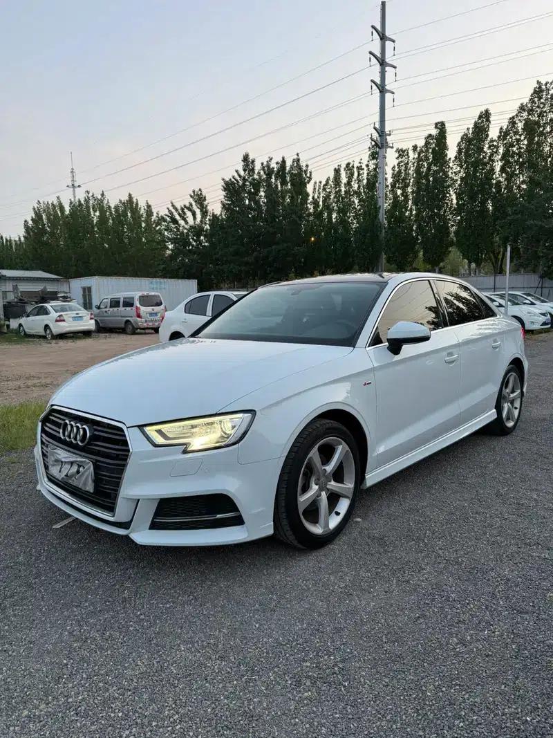 Audi A3 2018 30th Anniversary Edition Limousine 35 TFSI Fashion Model — миниатюра 1