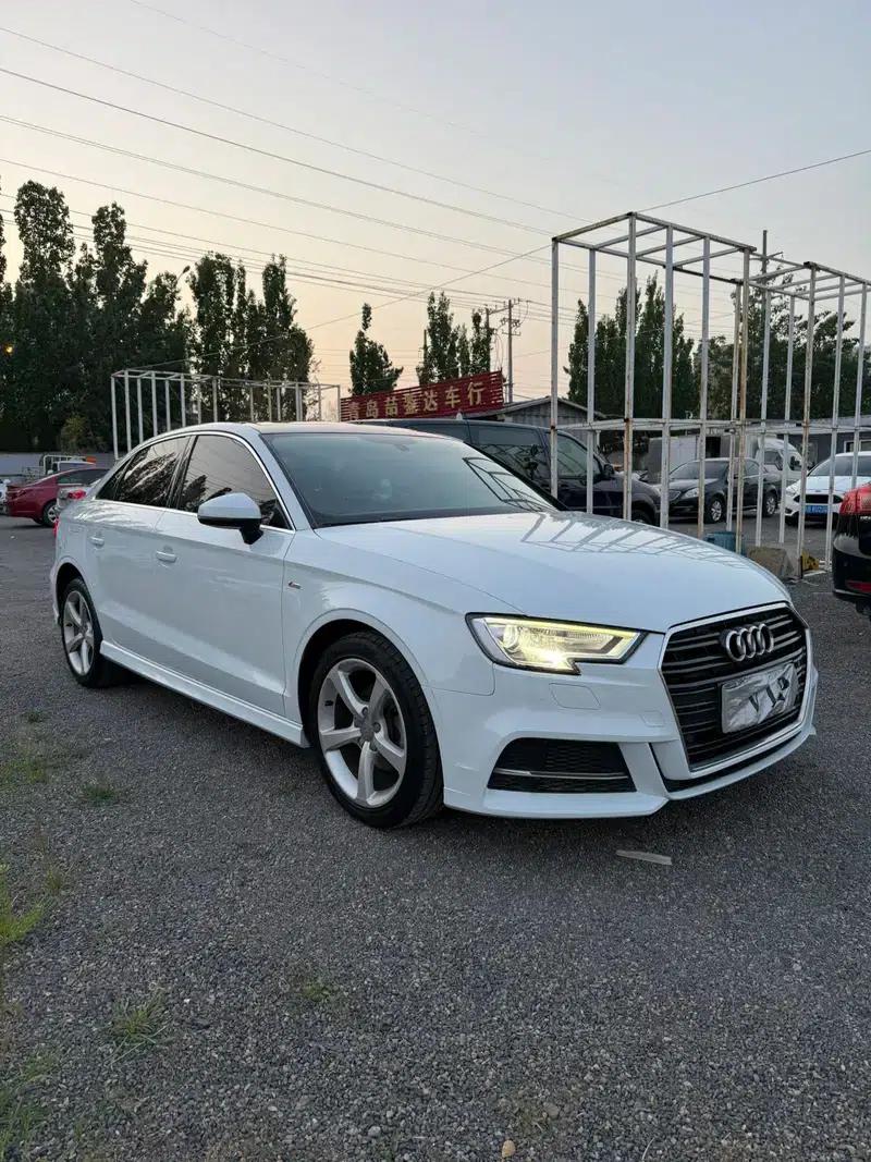 Audi A3 2018 30th Anniversary Edition Limousine 35 TFSI Fashion Model — миниатюра 3