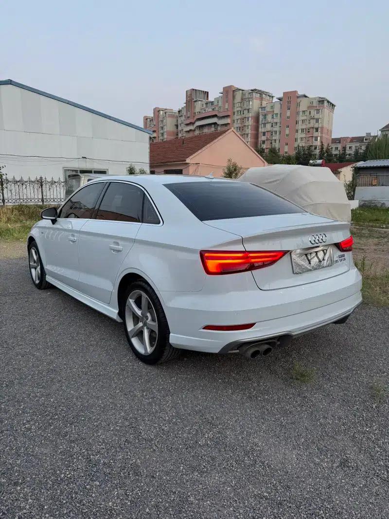 Audi A3 2018 30th Anniversary Edition Limousine 35 TFSI Fashion Model — миниатюра 4