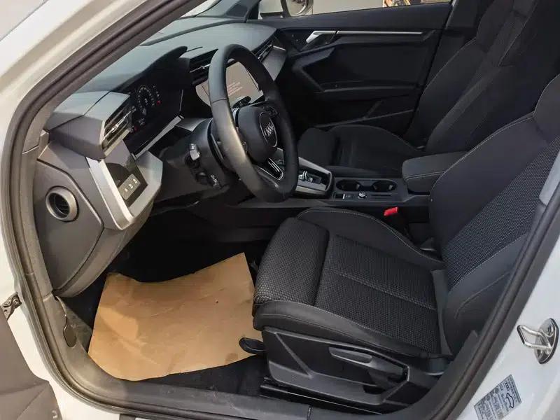 Audi A3 2023 Facelift Sportback 35 TFSI Progressive Sport — миниатюра 15