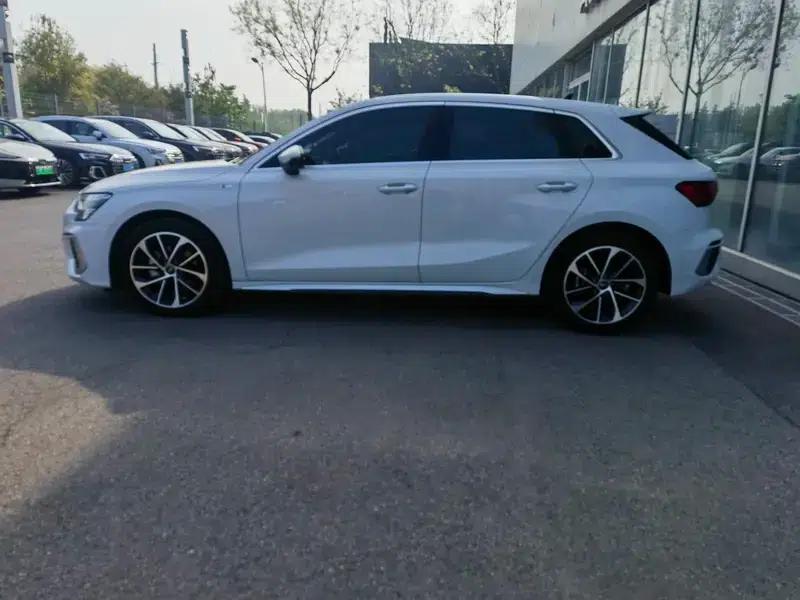 Audi A3 2023 Facelift Sportback 35 TFSI Progressive Sport — миниатюра 3