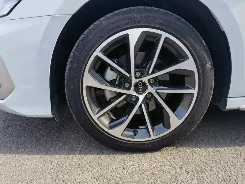 Audi A3 2023 Facelift Sportback 35 TFSI Progressive Sport — миниатюра 7
