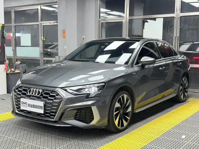 Audi A3 2023 Facelift A3L Limousine 35 TFSI Sporty Edition — миниатюра 1