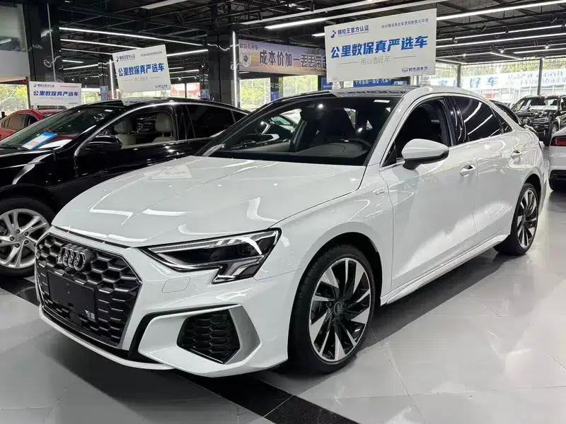 Audi A3 2023 Facelift A3L Limousine 35 TFSI Sporty Edition — миниатюра 1