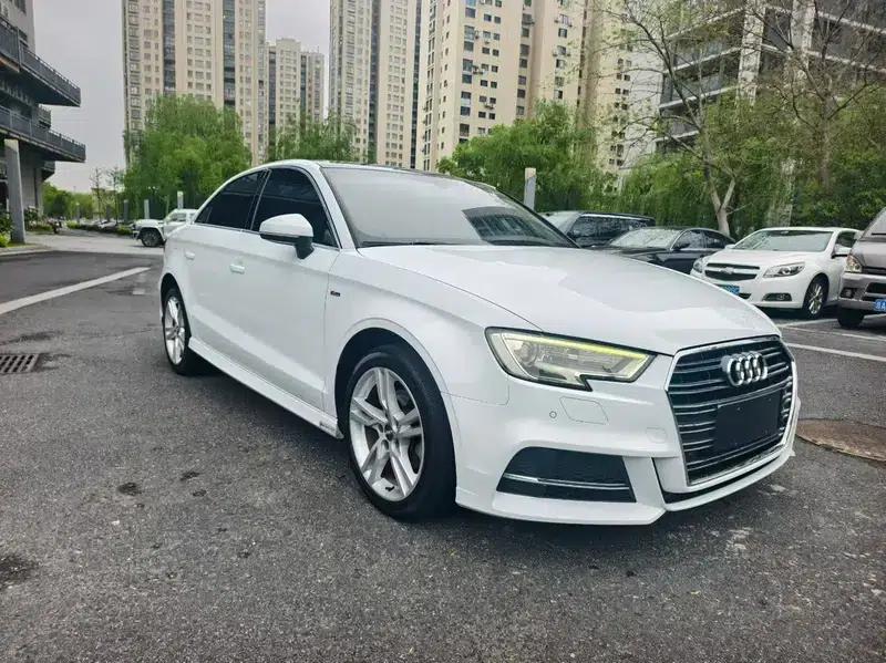 Audi A3 2018 30th Anniversary Edition Limousine 35 TFSI Fashion Model — миниатюра 3