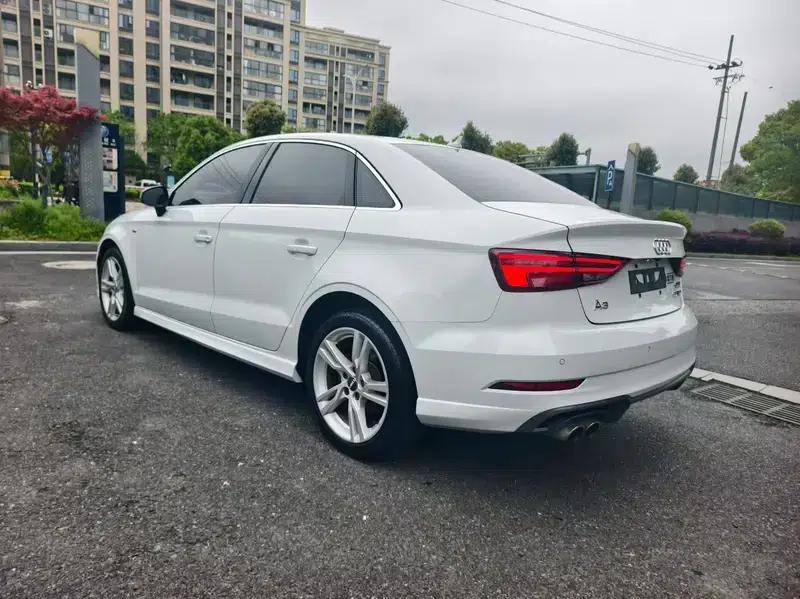 Audi A3 2018 30th Anniversary Edition Limousine 35 TFSI Fashion Model — миниатюра 4