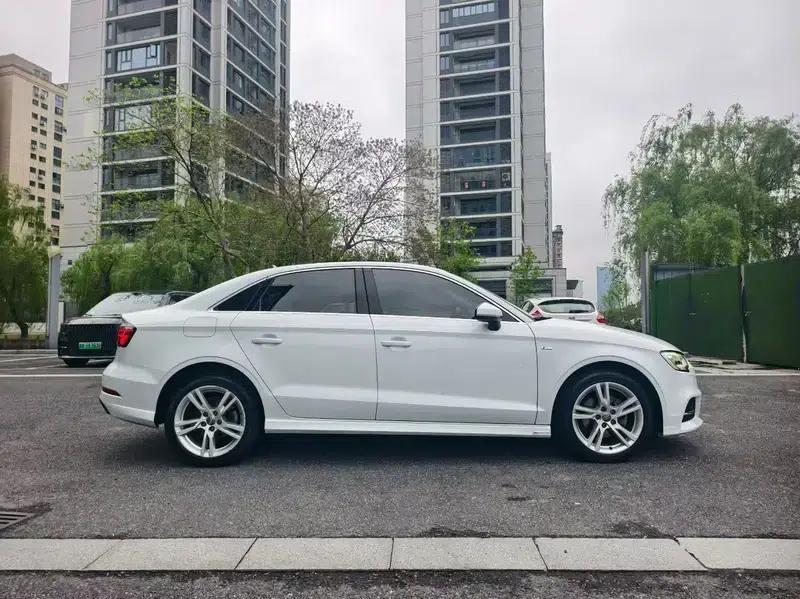 Audi A3 2018 30th Anniversary Edition Limousine 35 TFSI Fashion Model — миниатюра 6