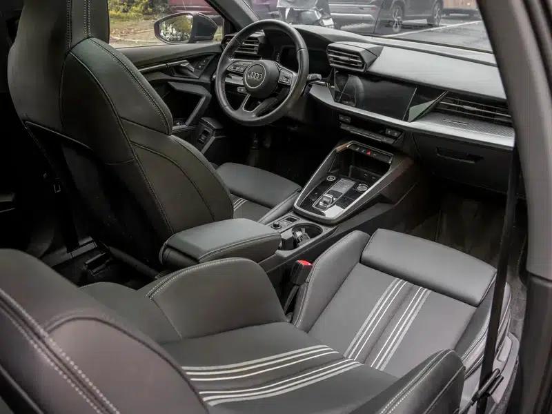 Audi A3 2022 Sportback 35 TFSI Fashionable Elegant Model — миниатюра 14