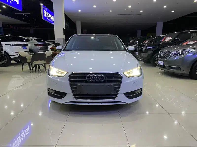 Audi A3 2014 Sportback 35 TFSI Automatic Comfort — миниатюра 2