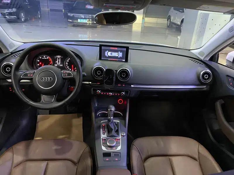 Audi A3 2014 Sportback 35 TFSI Automatic Comfort — миниатюра 6
