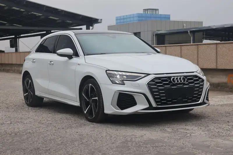 Audi A3 2023 Facelift Sportback 35 TFSI Fashion Sporty Model — миниатюра 3