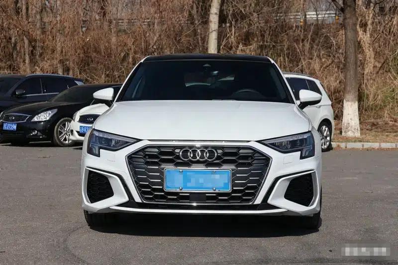 Audi A3 2022 Sportback 35 TFSI Fashion Sport — миниатюра 2