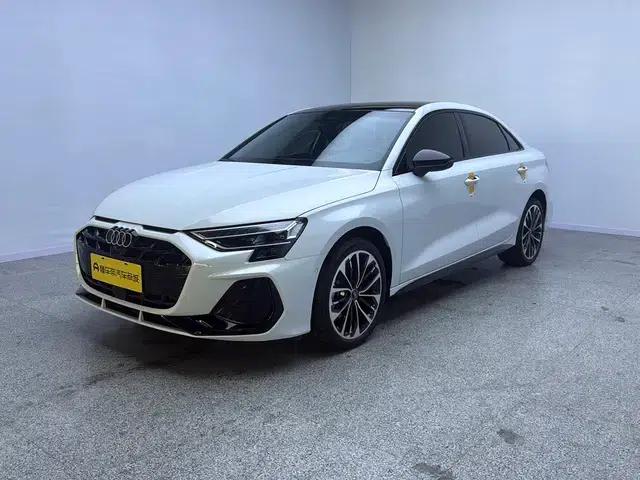 2026 Audi A3 A3L Limousine 35 TFSI Flying Spur Luxury Edition + Luxury Package — миниатюра 1