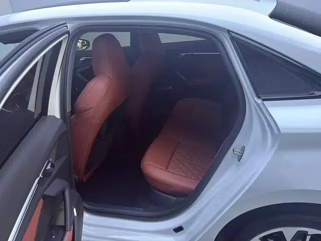 2026 Audi A3 A3L Limousine 35 TFSI Flying Spur Luxury Edition + Luxury Package — миниатюра 18