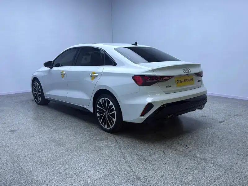 2026 Audi A3 A3L Limousine 35 TFSI Flying Spur Luxury Edition + Luxury Package — миниатюра 5