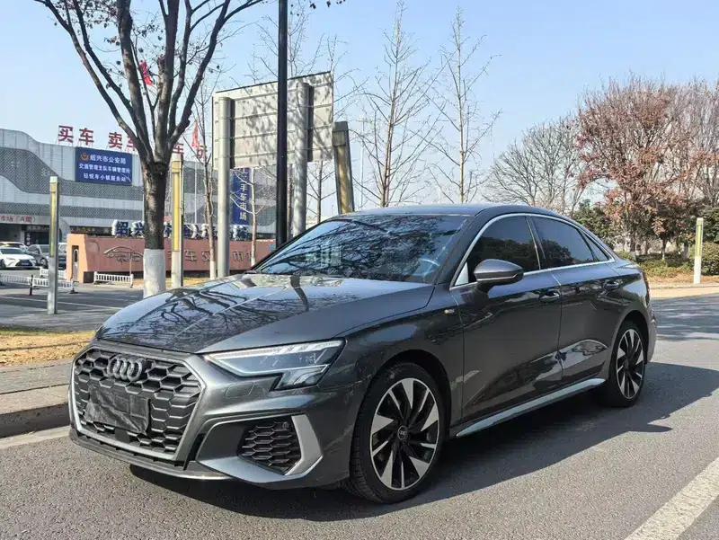 Audi A3 2023 Facelift A3L Limousine 35 TFSI Sporty Edition — миниатюра 1