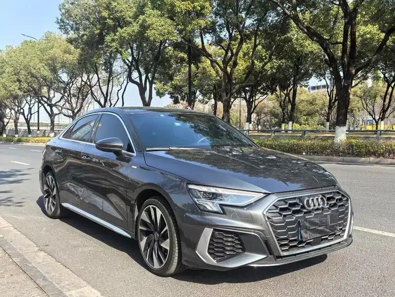 Audi A3 2023 Facelift A3L Limousine 35 TFSI Sporty Edition — миниатюра 3