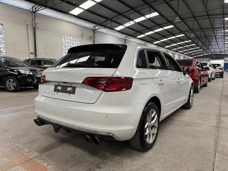 Audi A3 2015 Sportback 35 TFSI Millionth Anniversary Smart Edition — миниатюра 5
