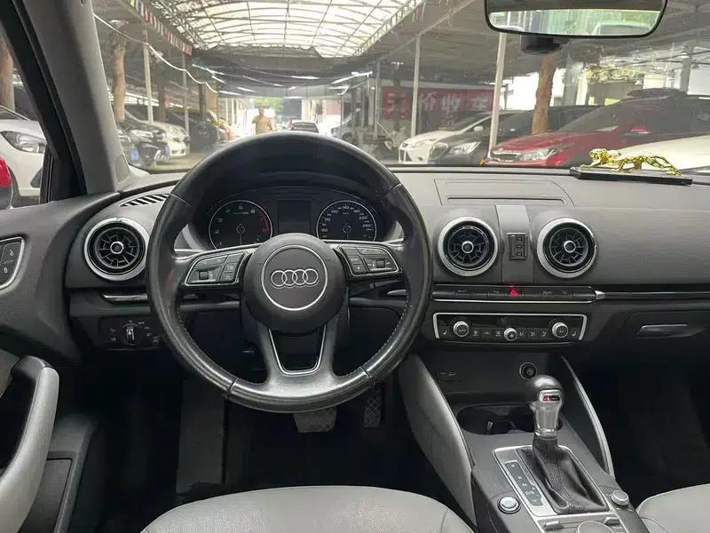Audi A3 2018 30th Anniversary Edition Limousine 35 TFSI Fashion Model — миниатюра 15