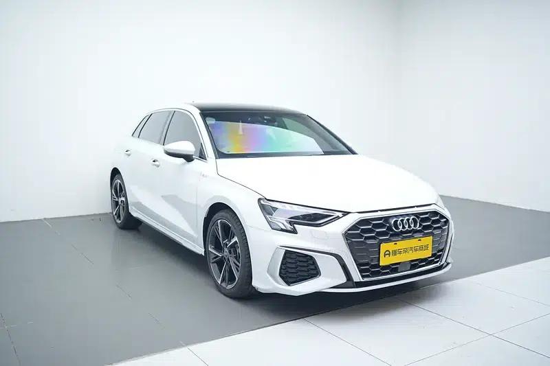 Audi A3 2022 Sportback 35 TFSI Fashion Sport — миниатюра 3