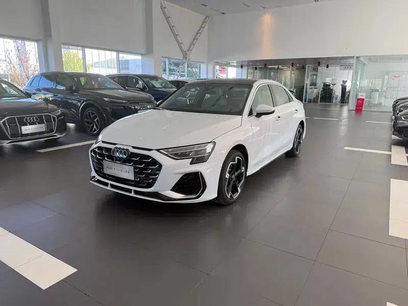 Audi A3 2025 A3L Limousine 35 TFSI Flying Spur Luxury Edition + Luxury Package — миниатюра 1