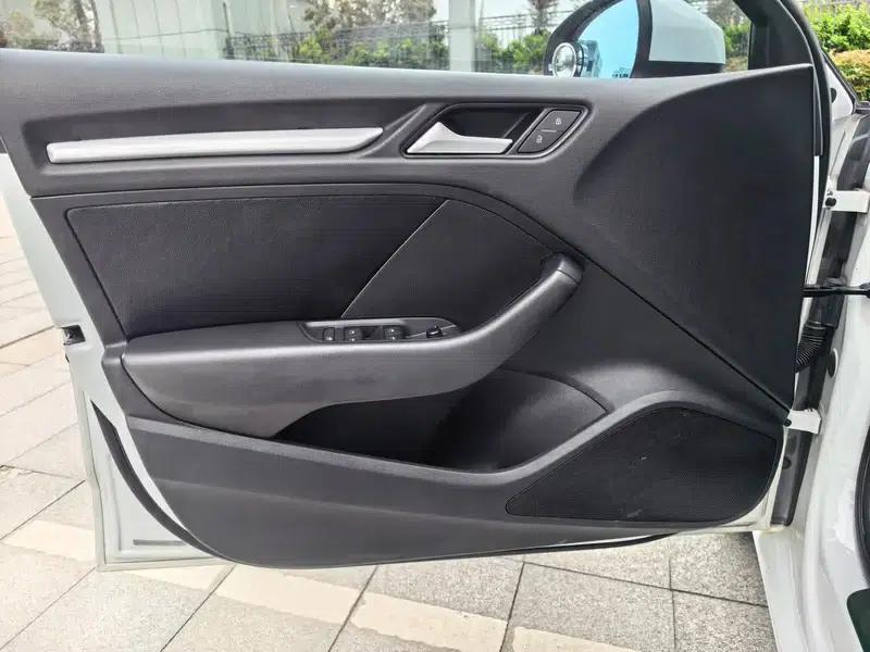 Audi A3 2014 Sportback 35 TFSI Automatic Entry-Level Model — миниатюра 12