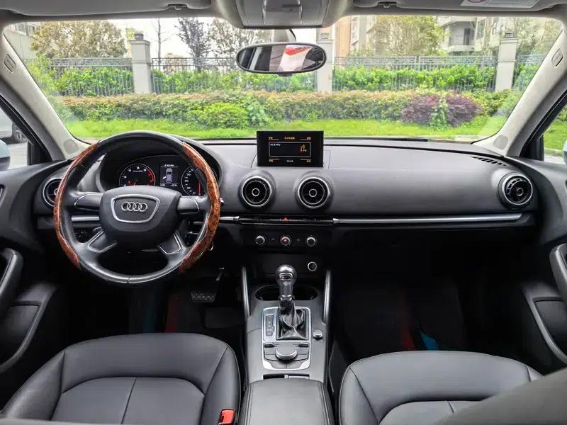 Audi A3 2014 Sportback 35 TFSI Automatic Entry-Level Model — миниатюра 14