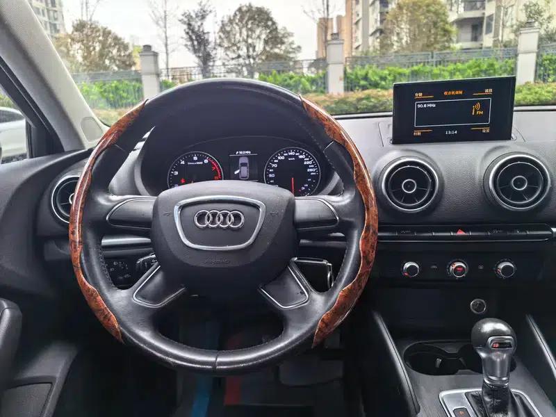 Audi A3 2014 Sportback 35 TFSI Automatic Entry-Level Model — миниатюра 15
